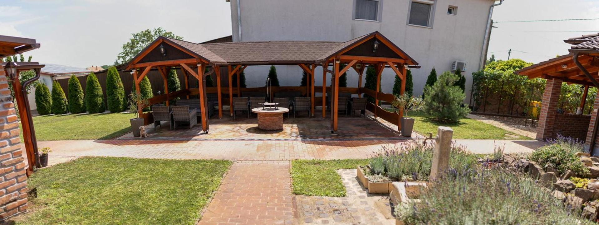 Holiday Apartmanhaz Gyula Exteriér fotografie