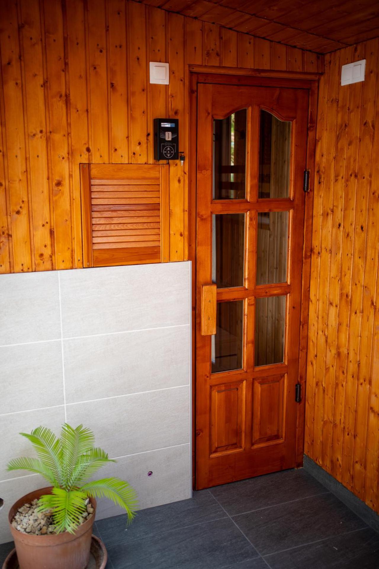 Holiday Apartmanhaz Gyula Exteriér fotografie