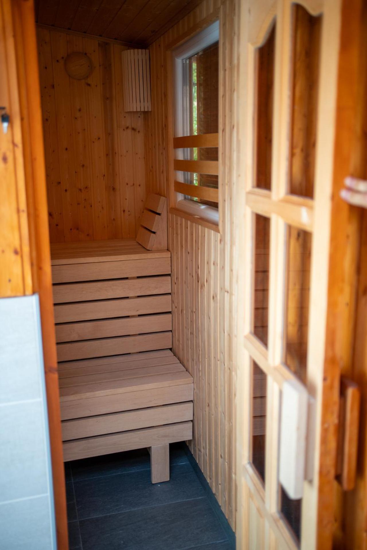 Holiday Apartmanhaz Gyula Exteriér fotografie